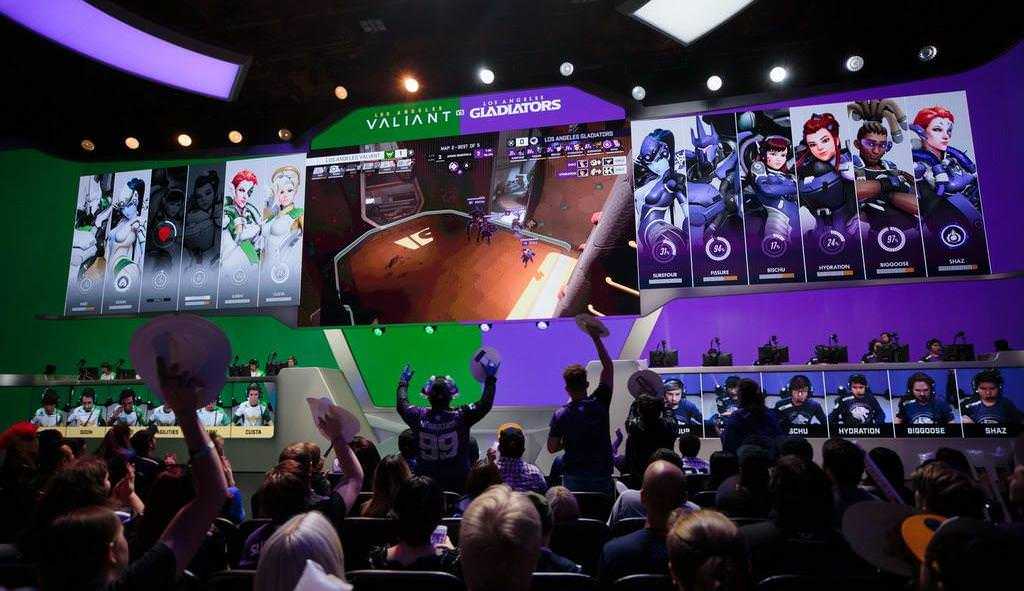 Valiant y Gladiators se enfrentan en la "Batalla por Los Angeles".