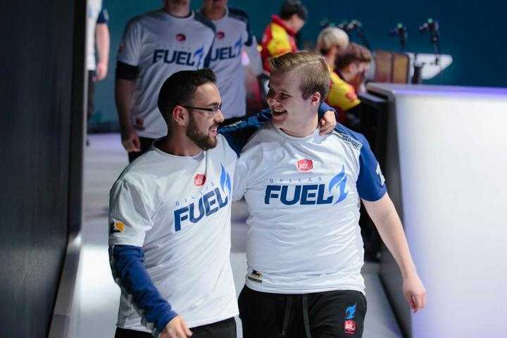 'HarryHook' y 'Taimou' disfrutan de sus victorias en la Overwatch League.