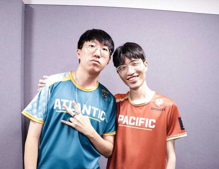 'Gesture' y 'Fissure' con sus camisetas del All-Star.