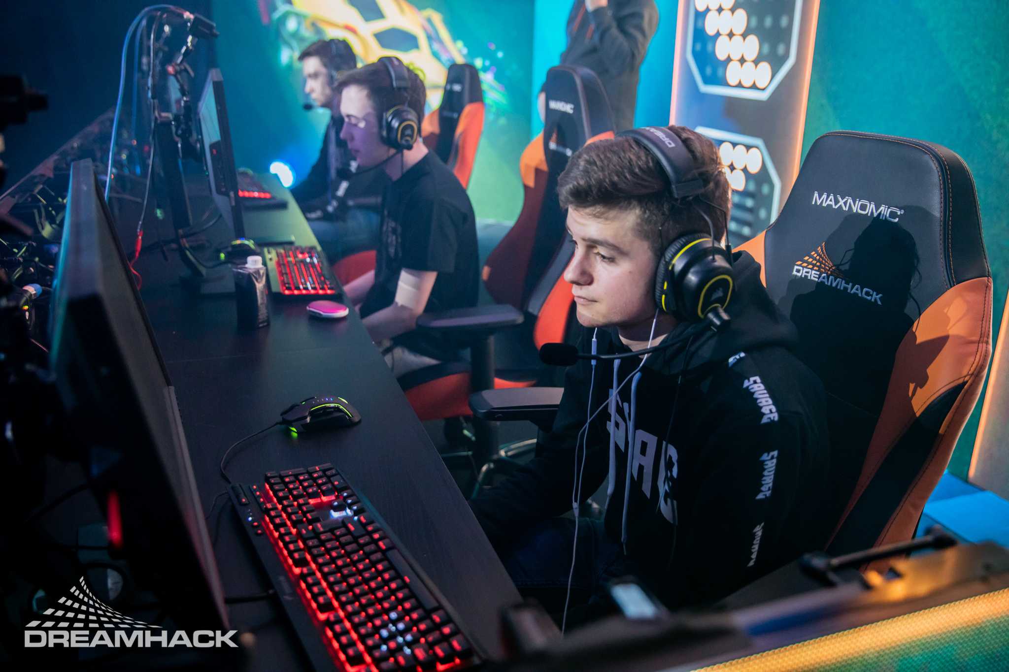 Deevo, Bluey y Alpha. El equipo jugó excepcionalmente bien, y es esperable que se clasifique para la máxima competición mundial, la RLCS. Vía DreamHack.