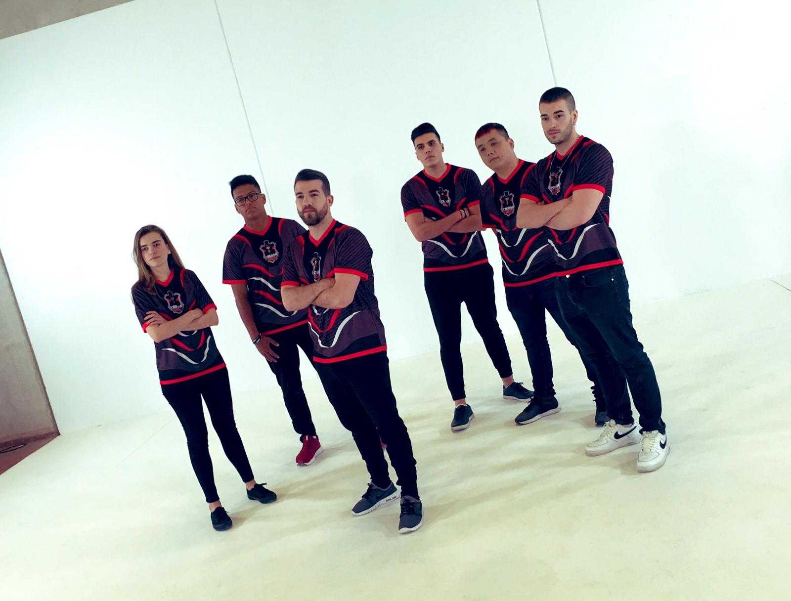 El equipo de Cream Esports para Rainbow Six al completo.