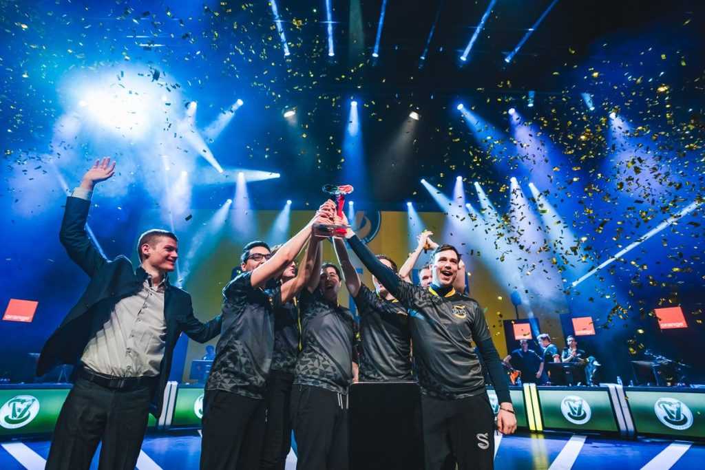 Splyce Vipers levanta el trofeo de SLO
