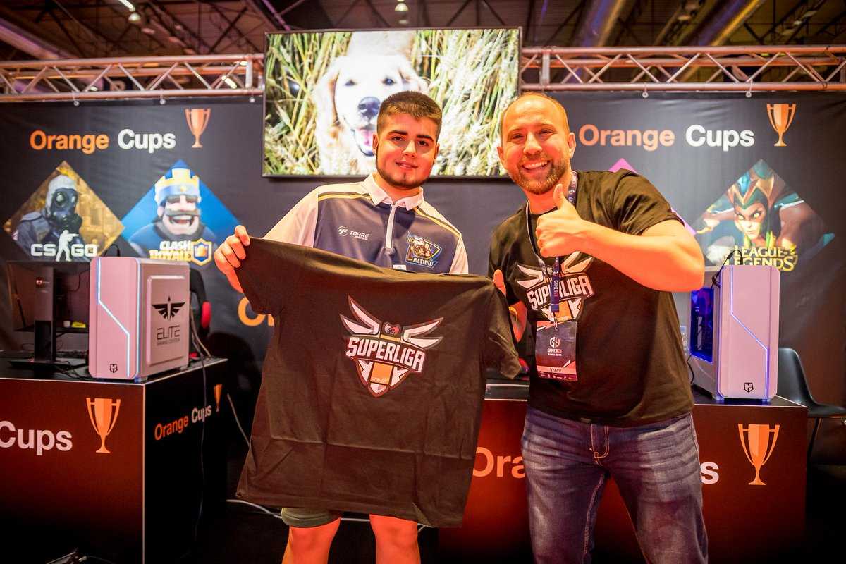 Teeneetee se proclamó campeon del torneo individual