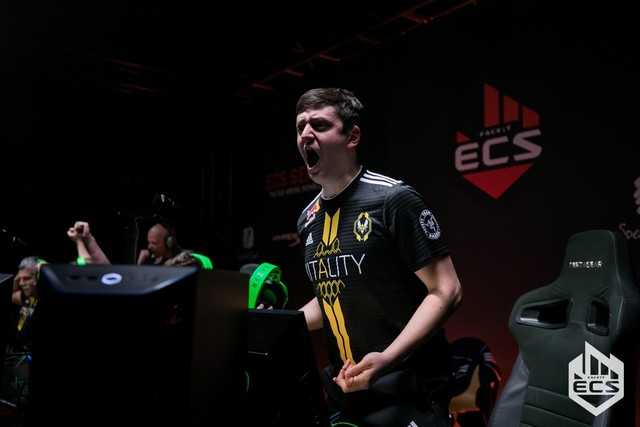 Apex, jugador de Team Vitality, celebra la victoria del ECS.