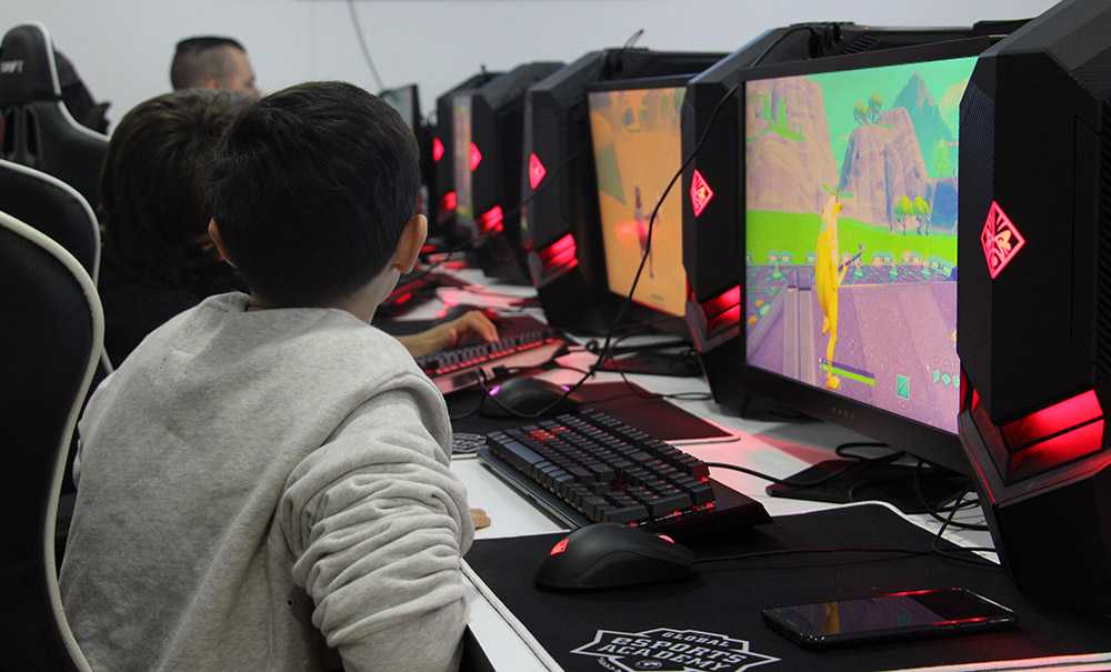 Clase de Fortnite en The Global Esports Academy