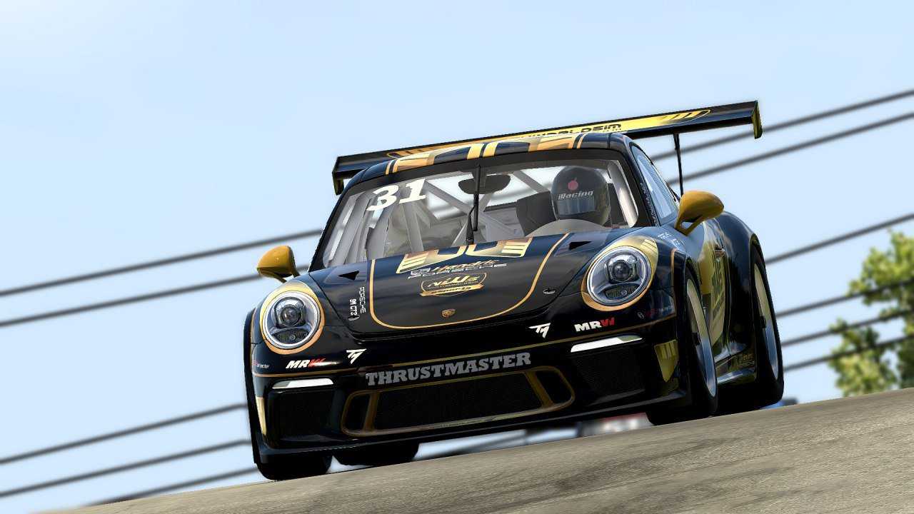Adrián Baeza en su Porsche 911 GT3 Cup.