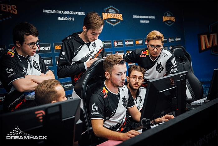 G2 sigue su transición al inglés